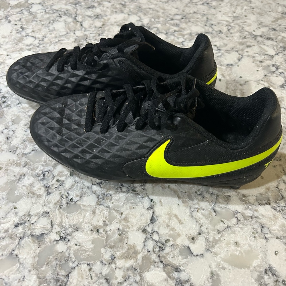Boys 6Y Nike soccer cleats  black & green